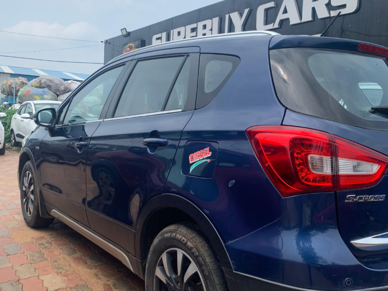 Maruti S-Cross Smart Hybrid Alpha