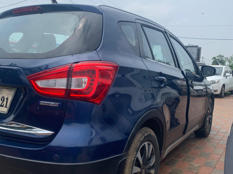 Maruti S-Cross Smart Hybrid Alpha