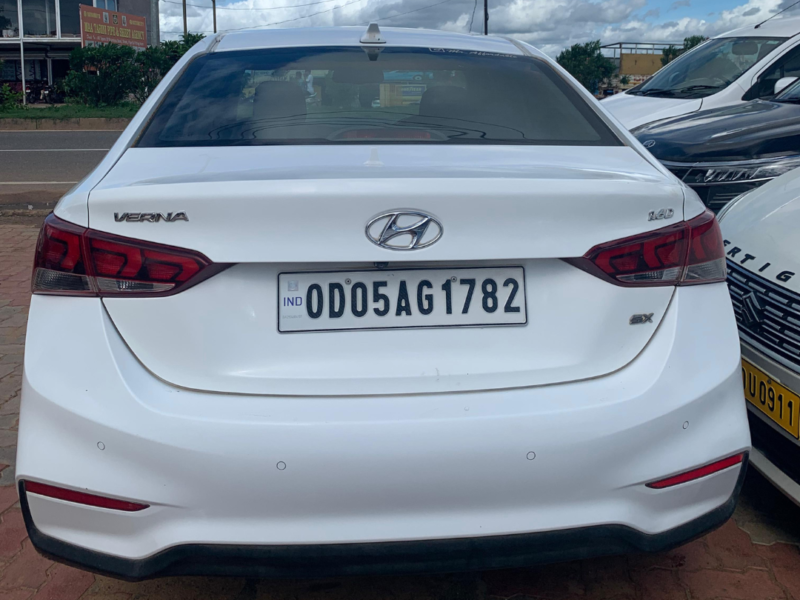 Hyundai Verna 1.6 CRDI SX